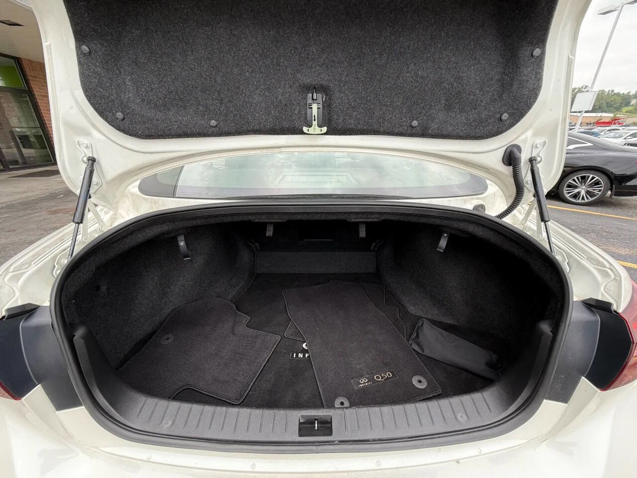 Used 2021 INFINITI Q50 Luxe w/ Seat & Sound Package image 30