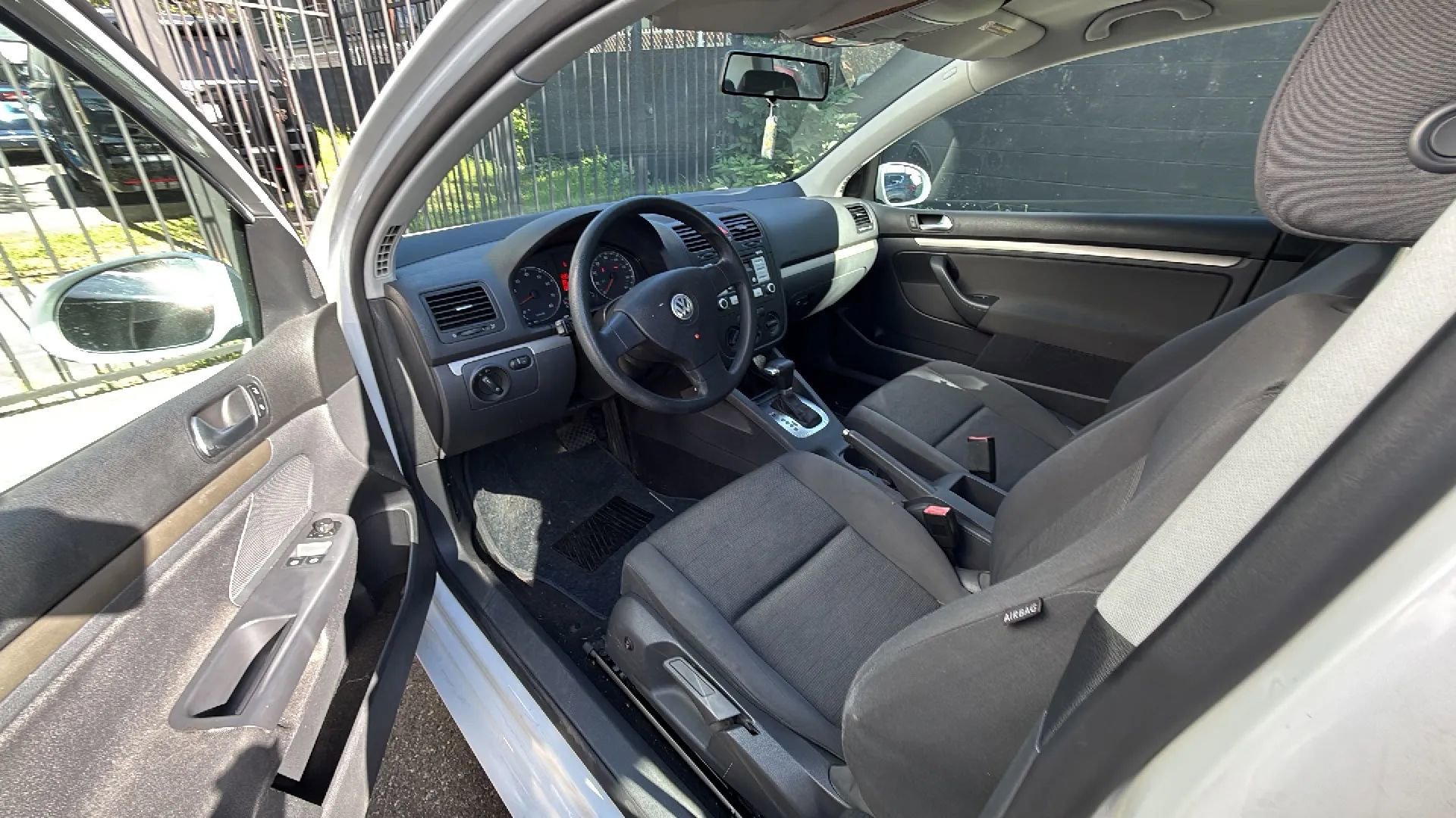 Used 2008 Volkswagen Rabbit S image 5