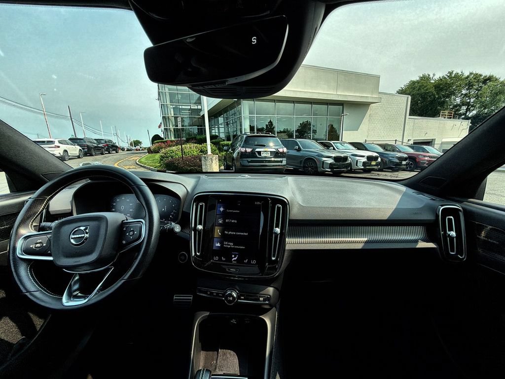 Used 2021 Volvo XC40 T5 R-Design AWD/4WD image 18