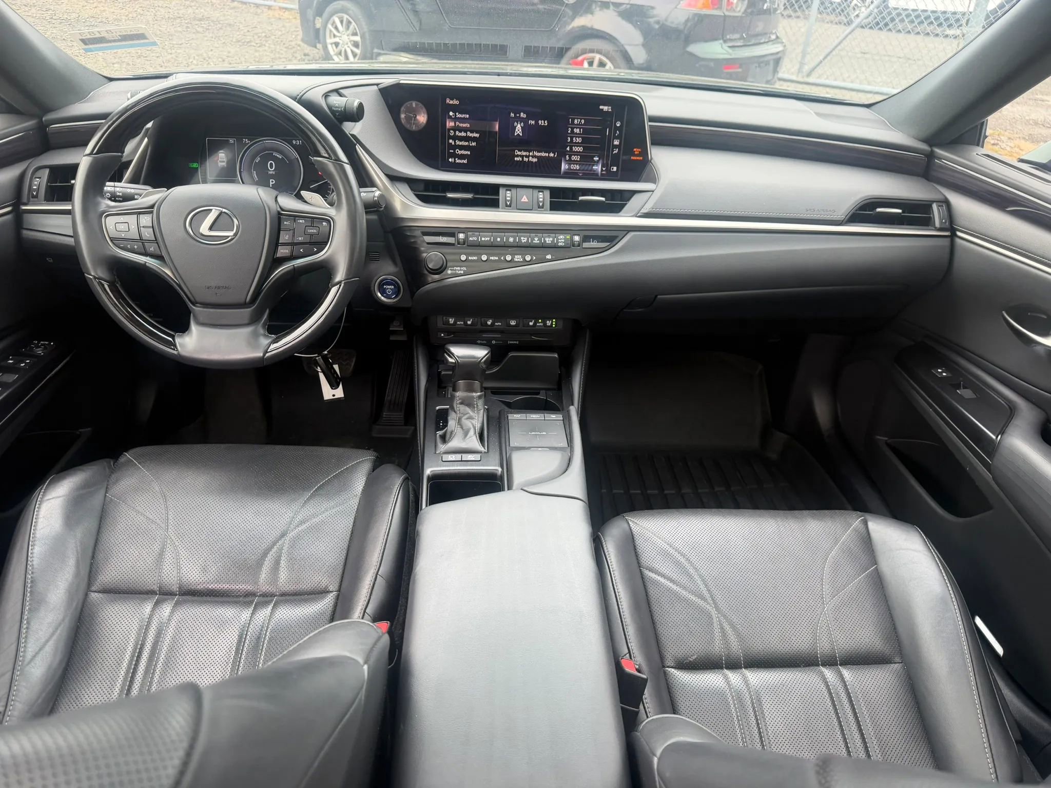 Used 2020 Lexus ES 300h w/ Accessory Package FWD image 32
