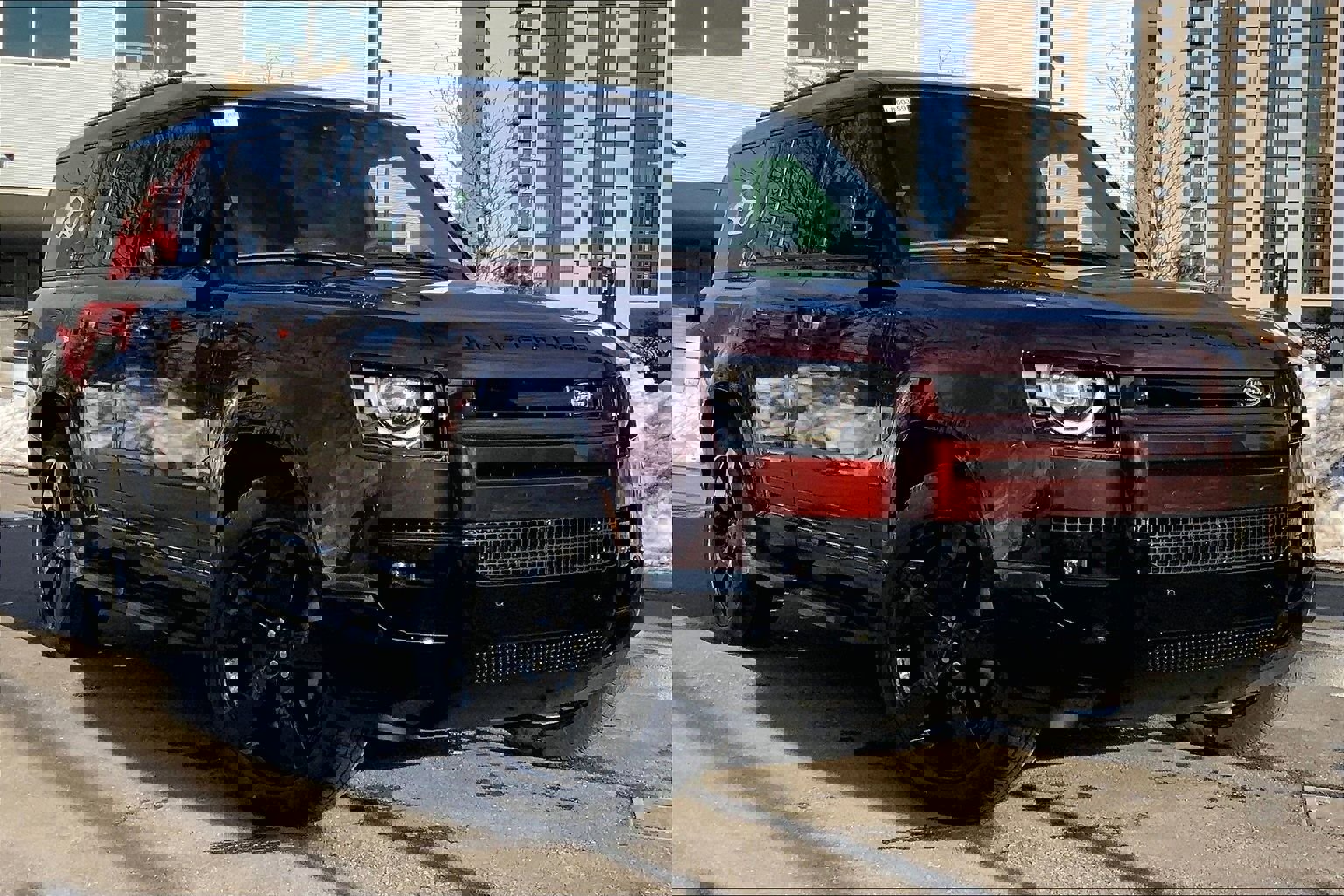 New 2026 Land Rover Defender 130 X-Dynamic SE image 2
