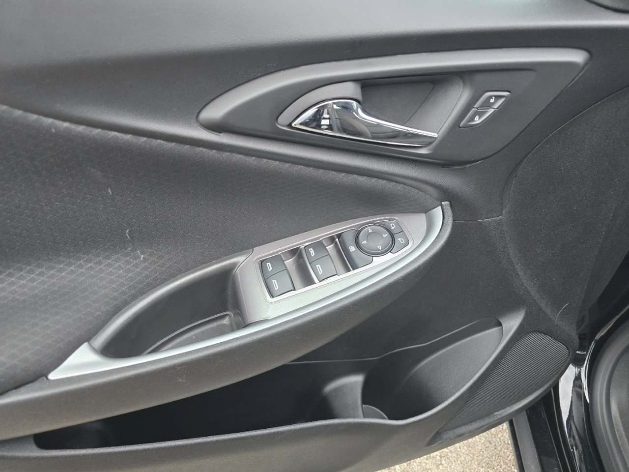 Used 2024 Chevrolet Malibu LT image 11