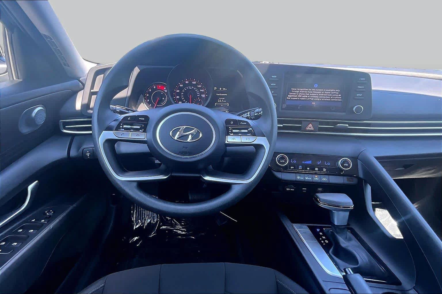 Used 2023 Hyundai Elantra SEL w/ Cargo Package FWD image 6