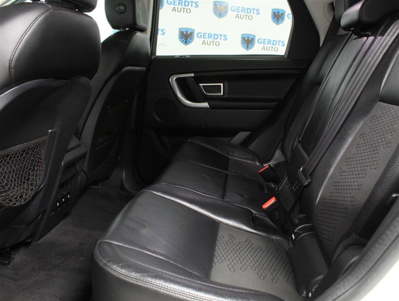 Used 2018 Land Rover Discovery Sport SE image 17