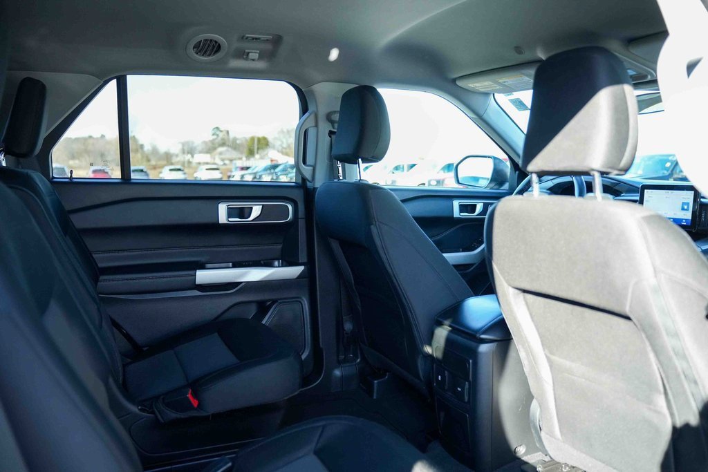 Used 2023 Ford Explorer XLT w/ Class IV Trailer Tow Package image 23