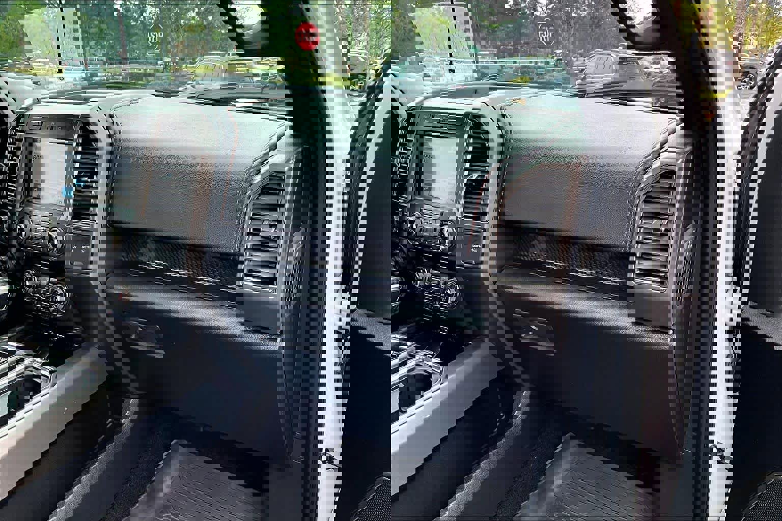 Used 2017 Ford F150 Raptor w/ Equipment Group 802A Luxury image 19