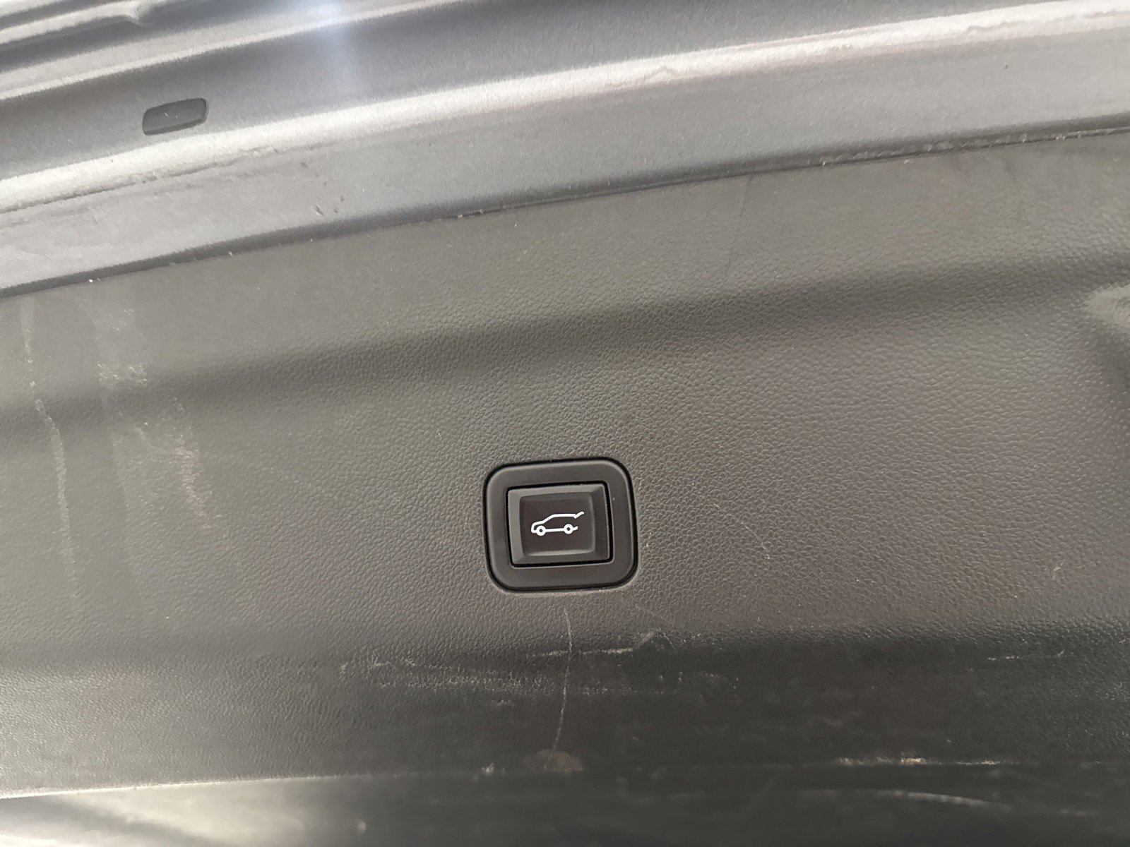 Used 2021 Chevrolet Tahoe Z71 w/ Rear Media and Nav Package image 31