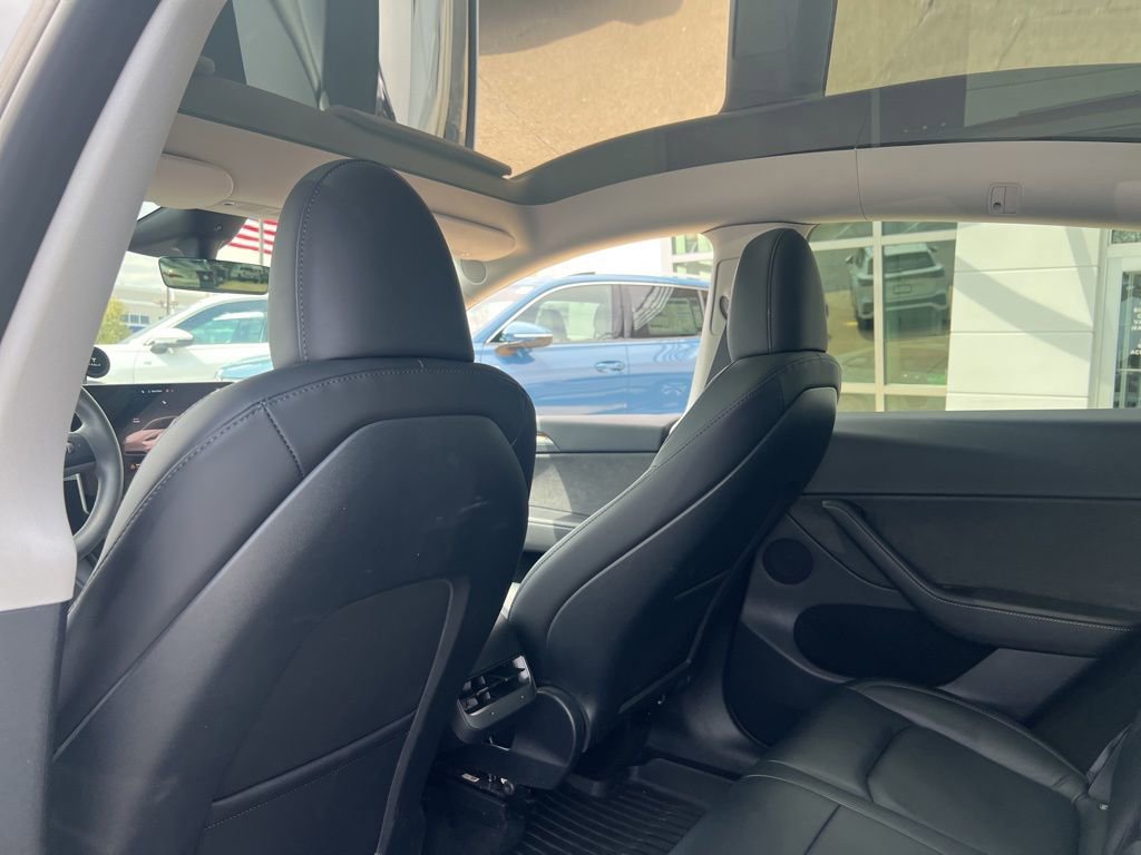 Used 2023 Tesla Model Y Performance AWD/4WD image 17