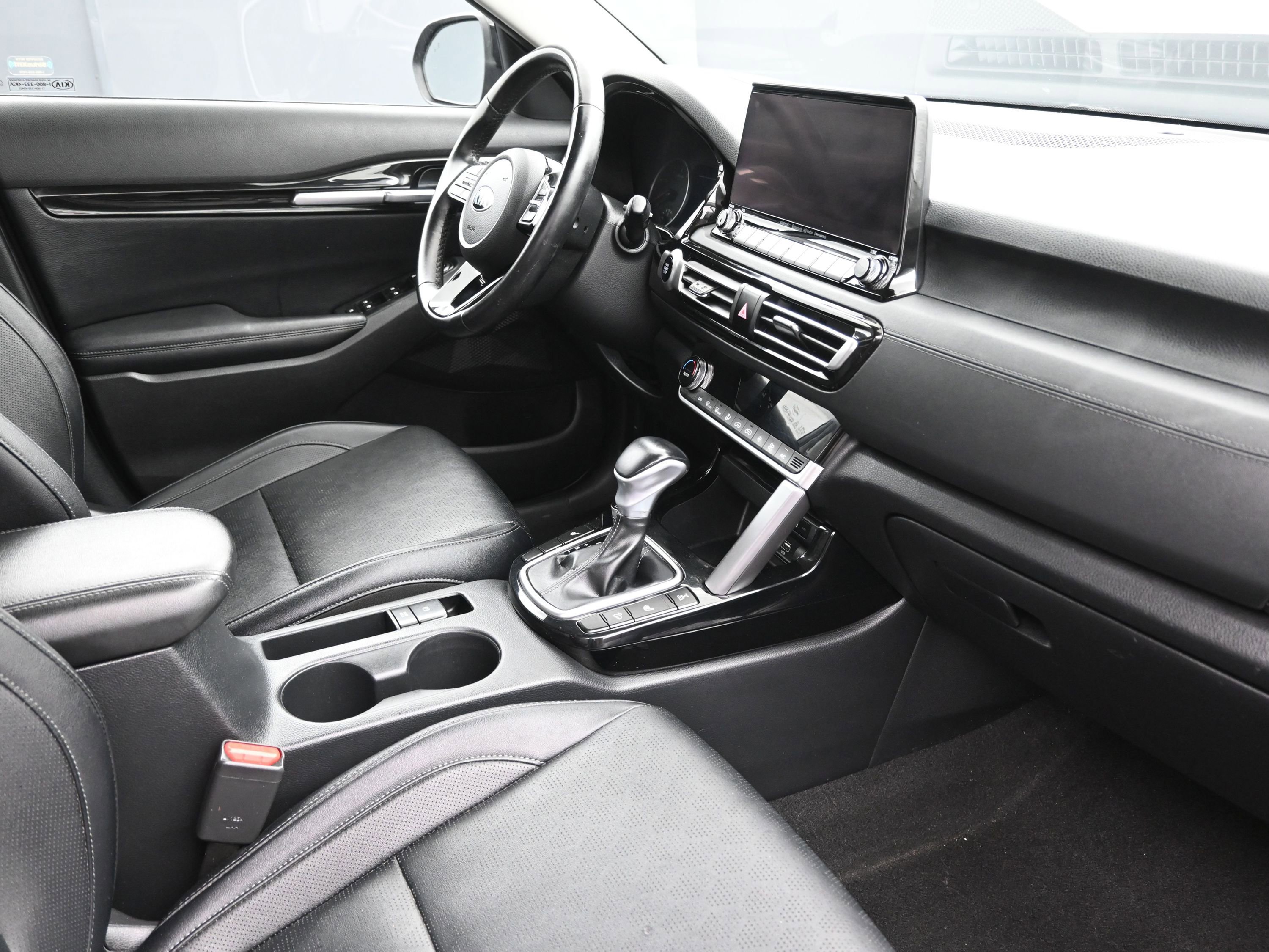 Used 2021 Kia Seltos SX w/ SX Sunroof Package image 26