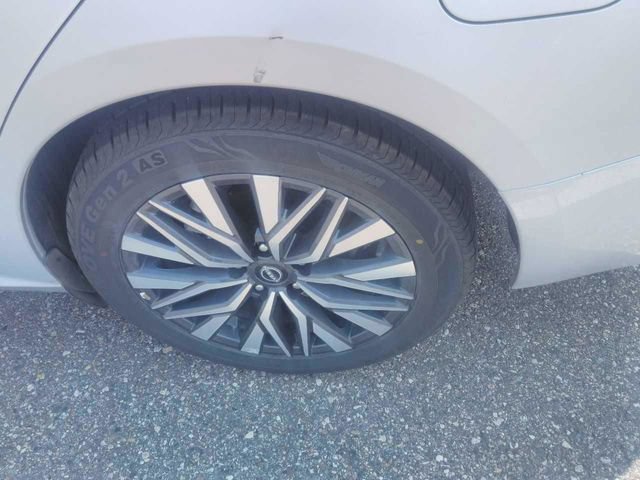 Used 2025 Nissan Altima 2.5 SV FWD image 9