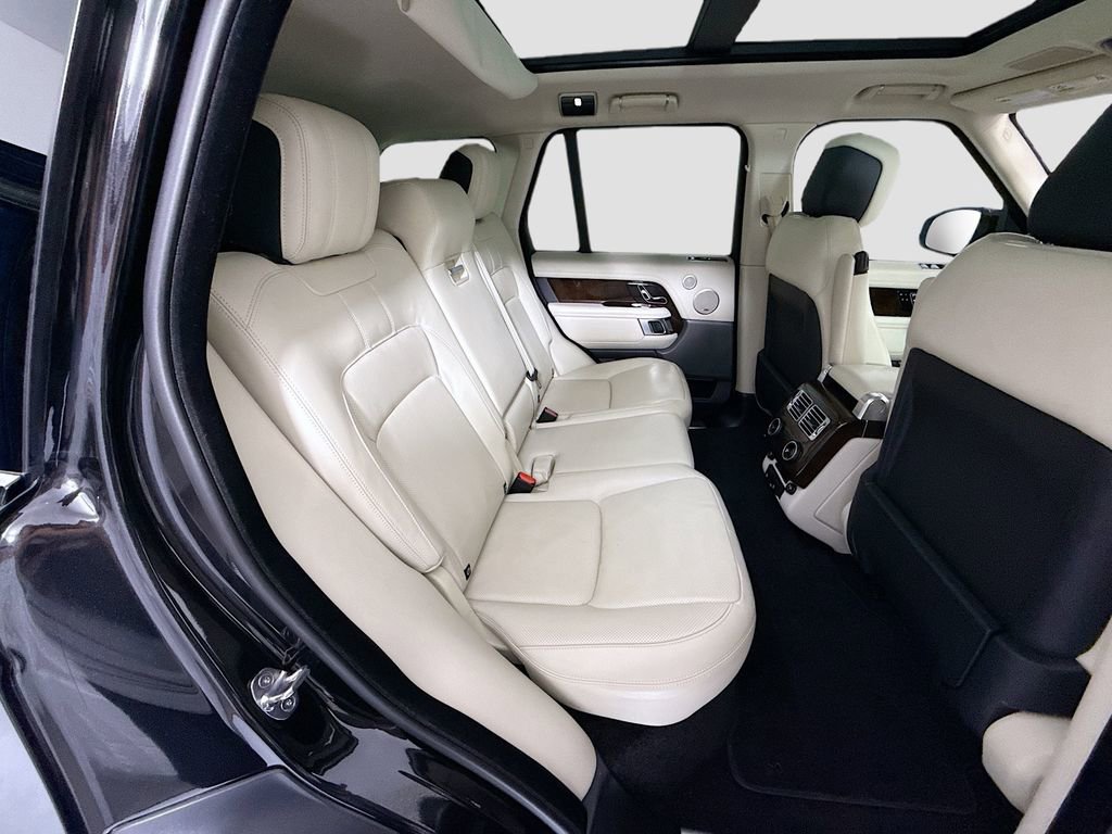 Used 2020 Land Rover Range Rover HSE image 23