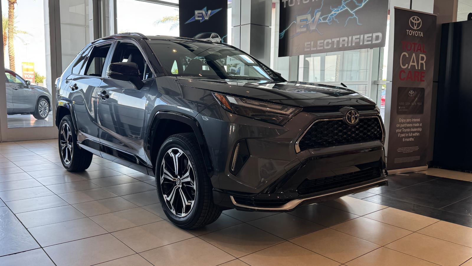 New 2025 Toyota RAV4 SE