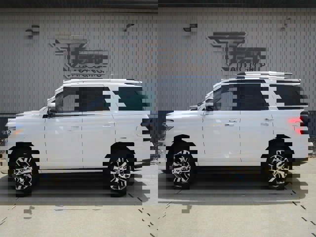 Used 2024 Ford Expedition Limited image 4