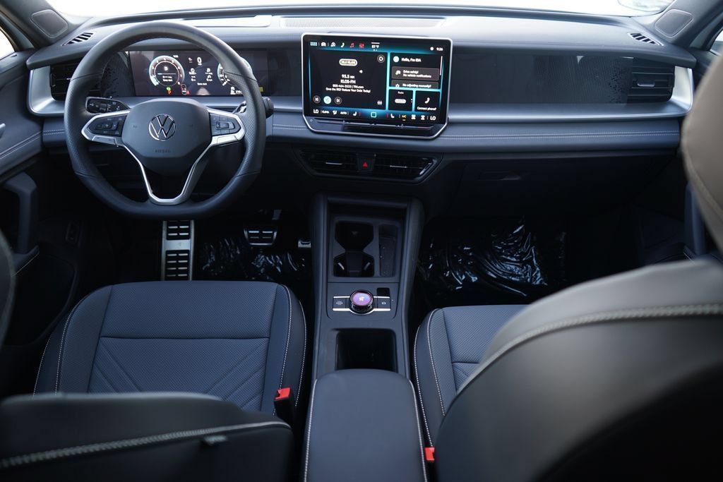 New 2026 Volkswagen Tiguan SE R-Line FWD image 8