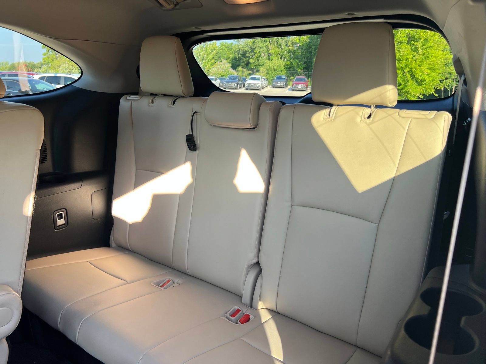 Used 2023 Toyota Highlander XLE FWD image 20
