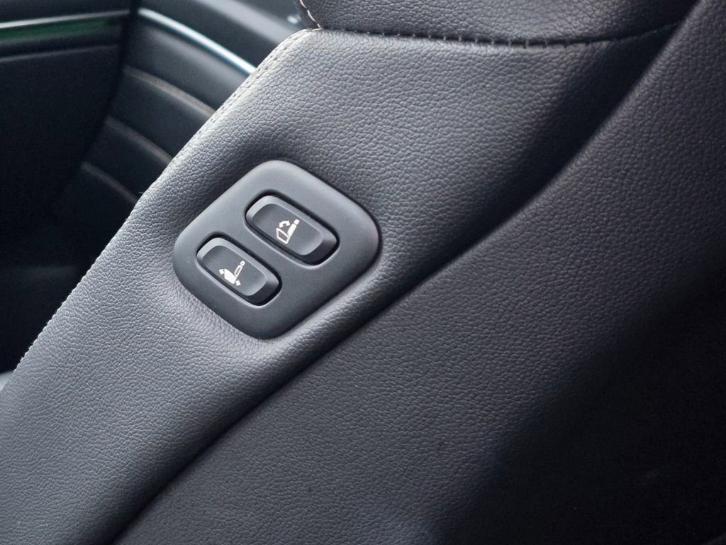 Used 2024 Genesis GV80 2.5T AWD/4WD image 30