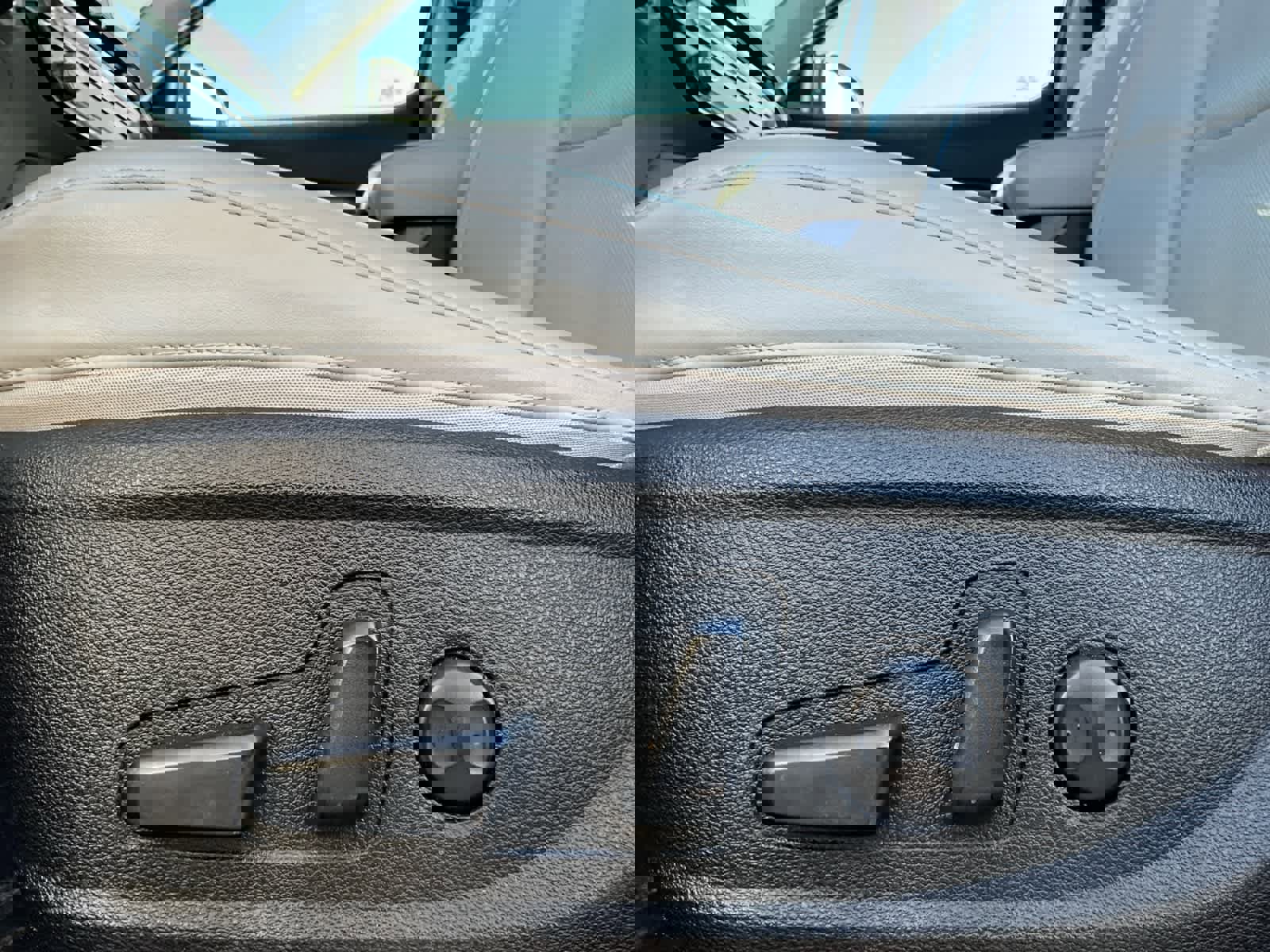 Used 2024 Kia Telluride S w/ S Sunroof Package image 23