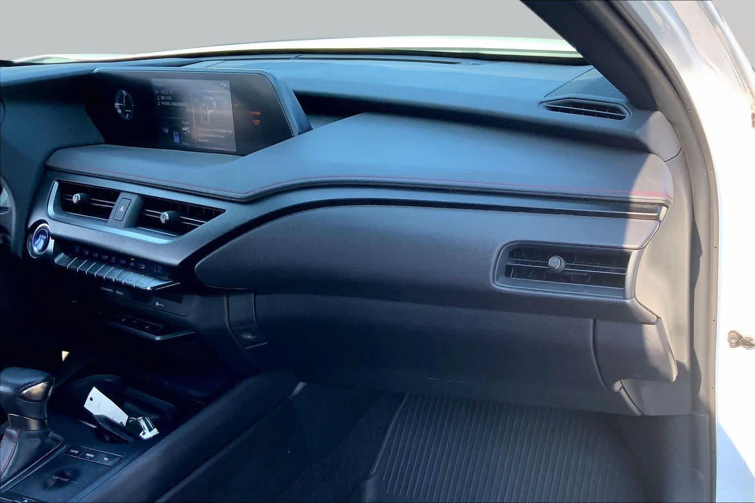 Used 2019 Lexus UX 250h F Sport AWD/4WD image 19