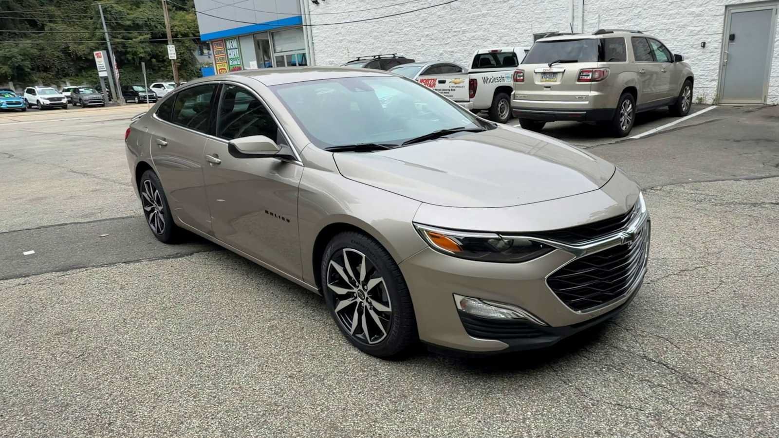 Used 2024 Chevrolet Malibu RS FWD image 2