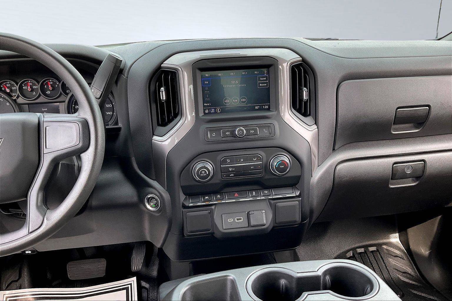 Used 2022 Chevrolet Silverado 1500 W/T w/ Trailering Package image 7