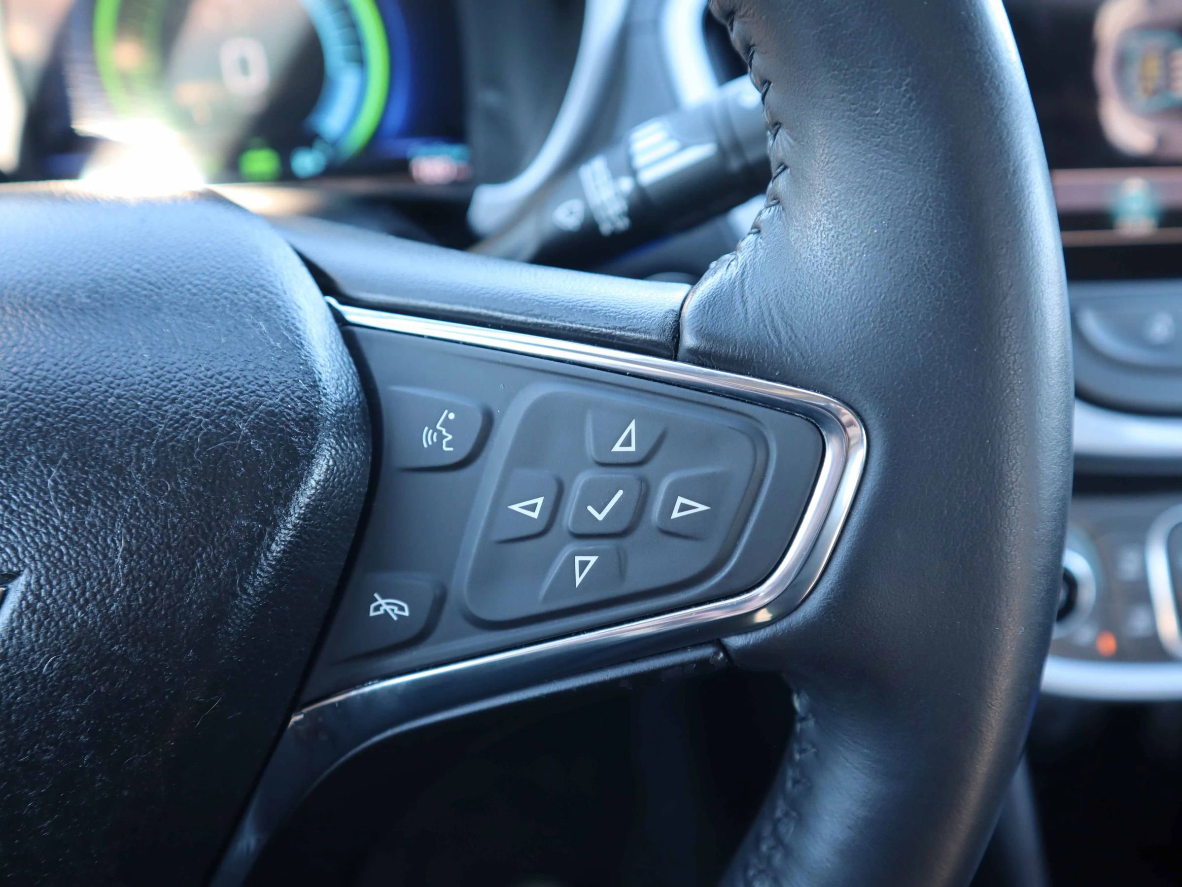 Used 2018 Chevrolet Volt LT w/ LPO, Blackout Package image 16