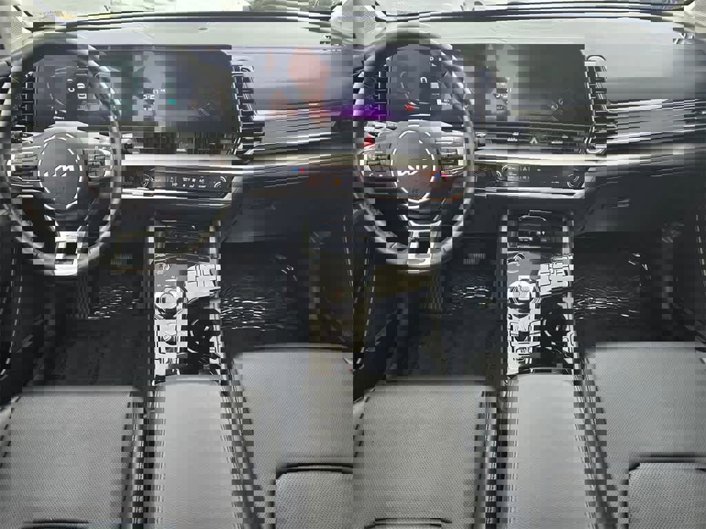 Used 2023 Kia Sportage EX image 9