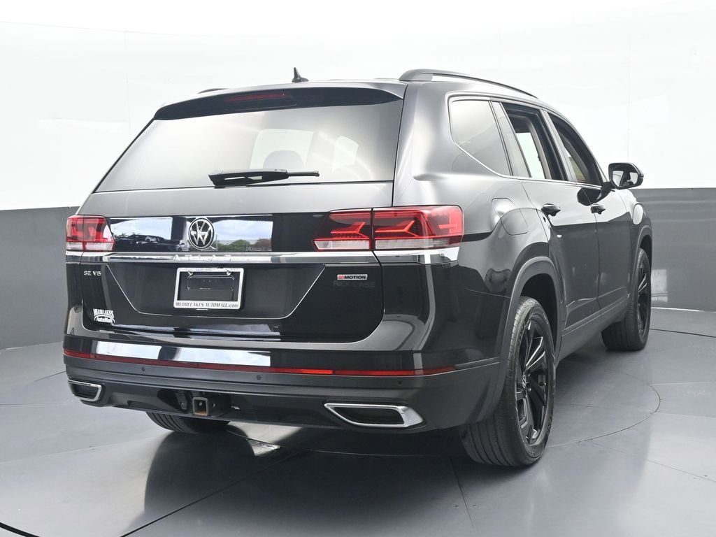 Used 2022 Volkswagen Atlas SE w/ Black Wheel Package image 5