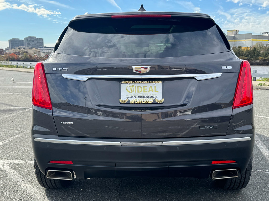 Used 2017 Cadillac XT5 Luxury w/ Driver Awareness Package image 5