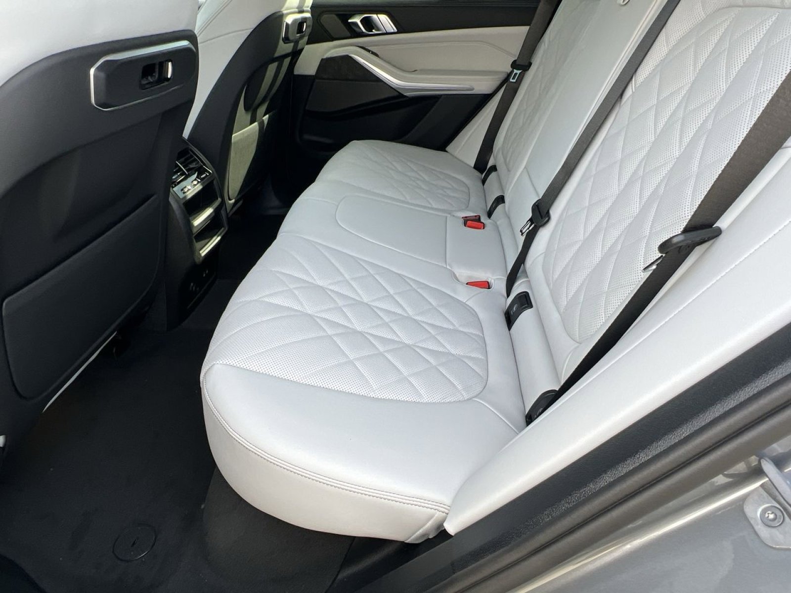 New 2026 BMW X5 xDrive40i w/ Premium Package image 22