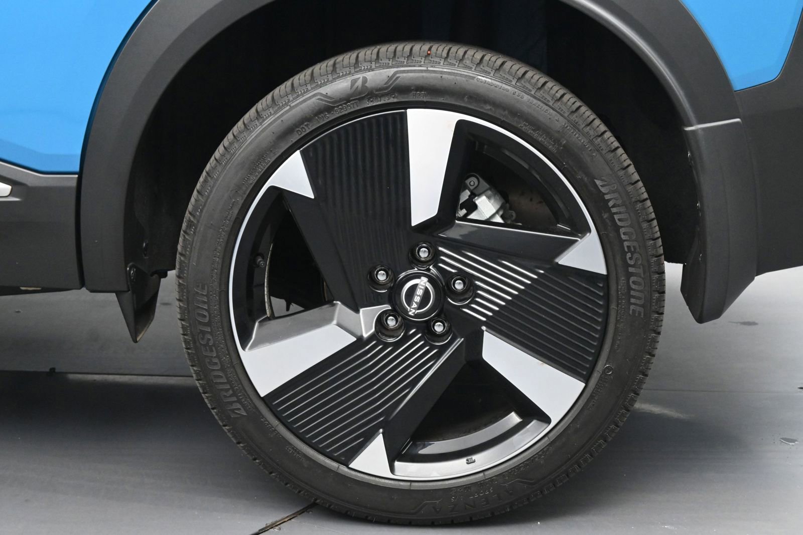 Certified 2025 Nissan Kicks SR w/ Illumination Package FWD image 18