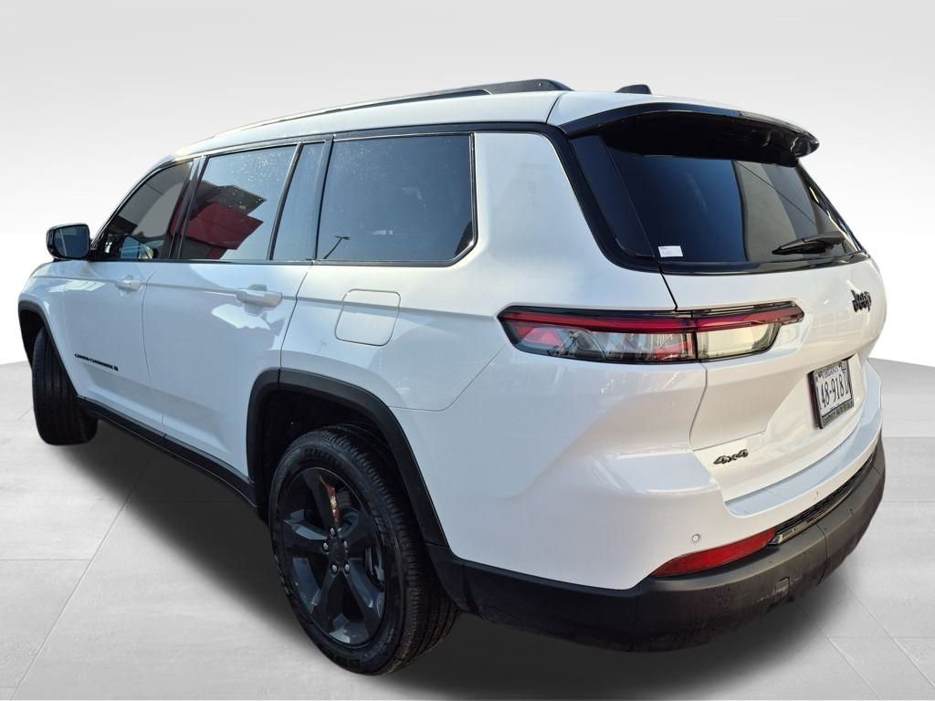 Used 2025 Jeep Grand Cherokee L Altitude image 4