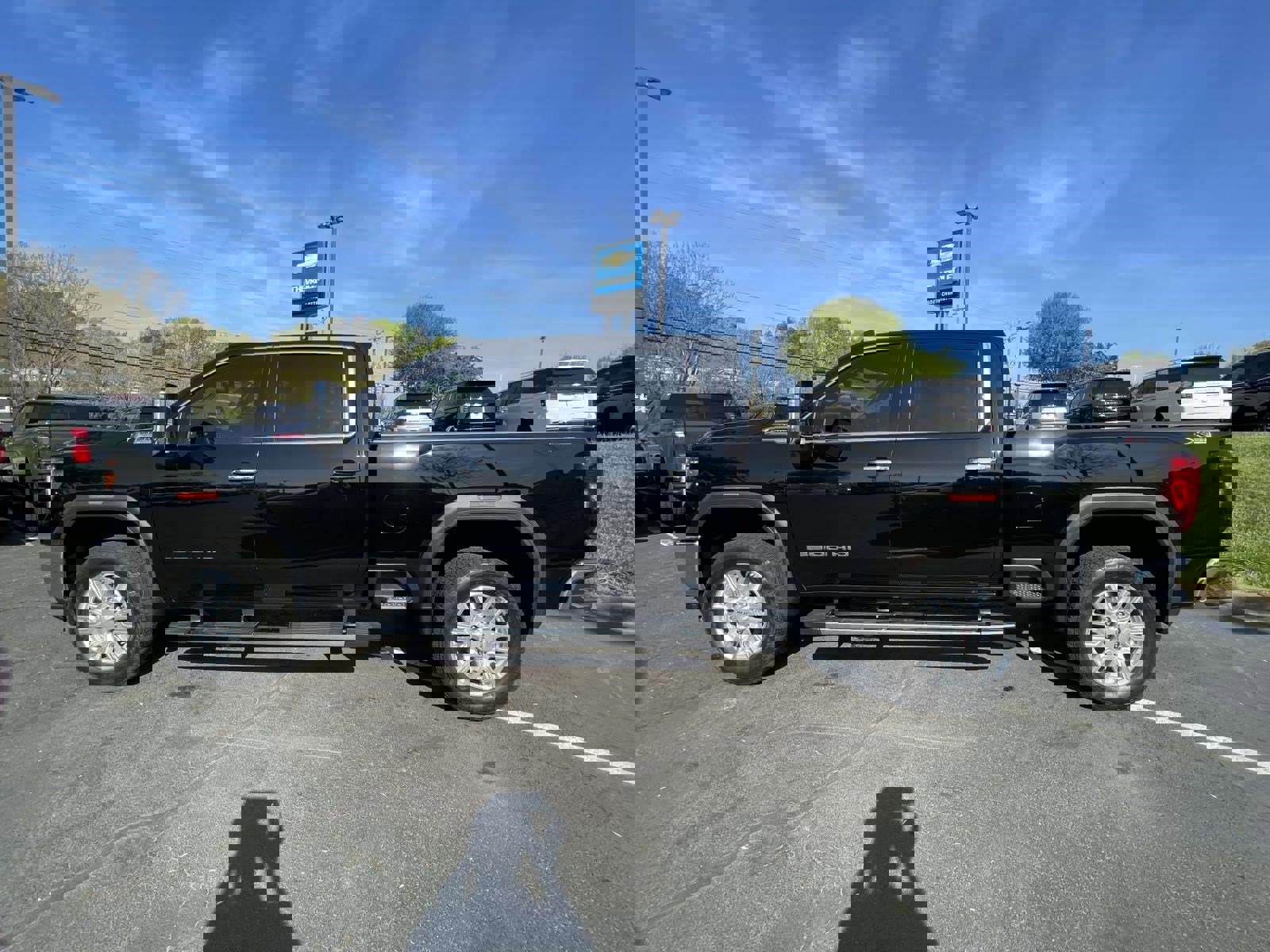 Used 2023 GMC Sierra 2500 SLT w/ SLT Convenience Package image 8