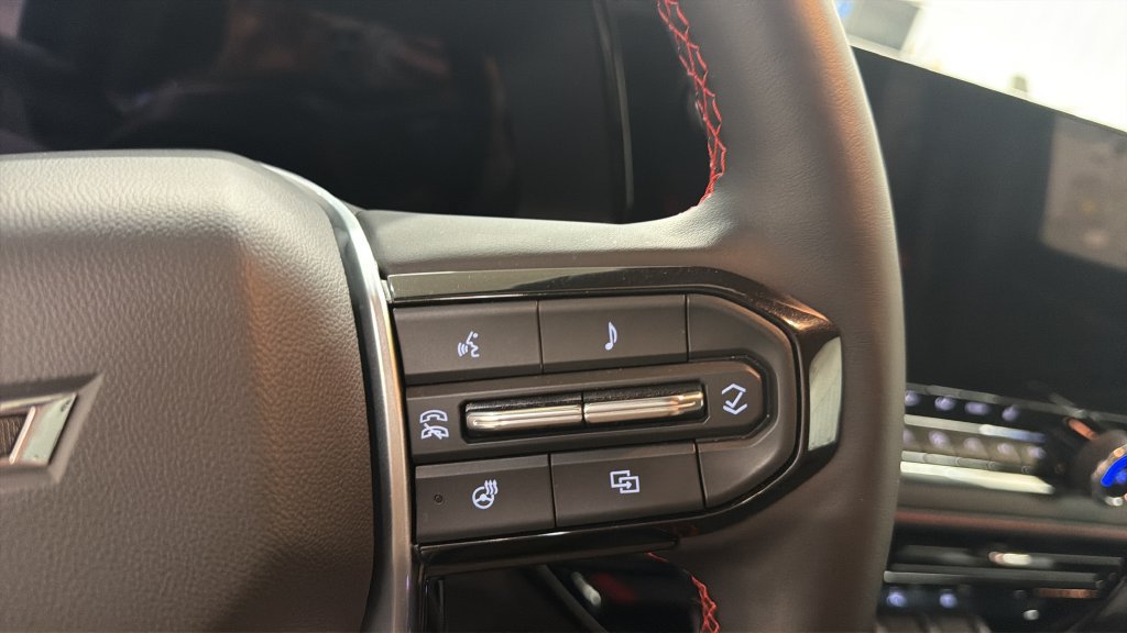 Used 2026 Chevrolet Colorado Z71 AWD/4WD image 18