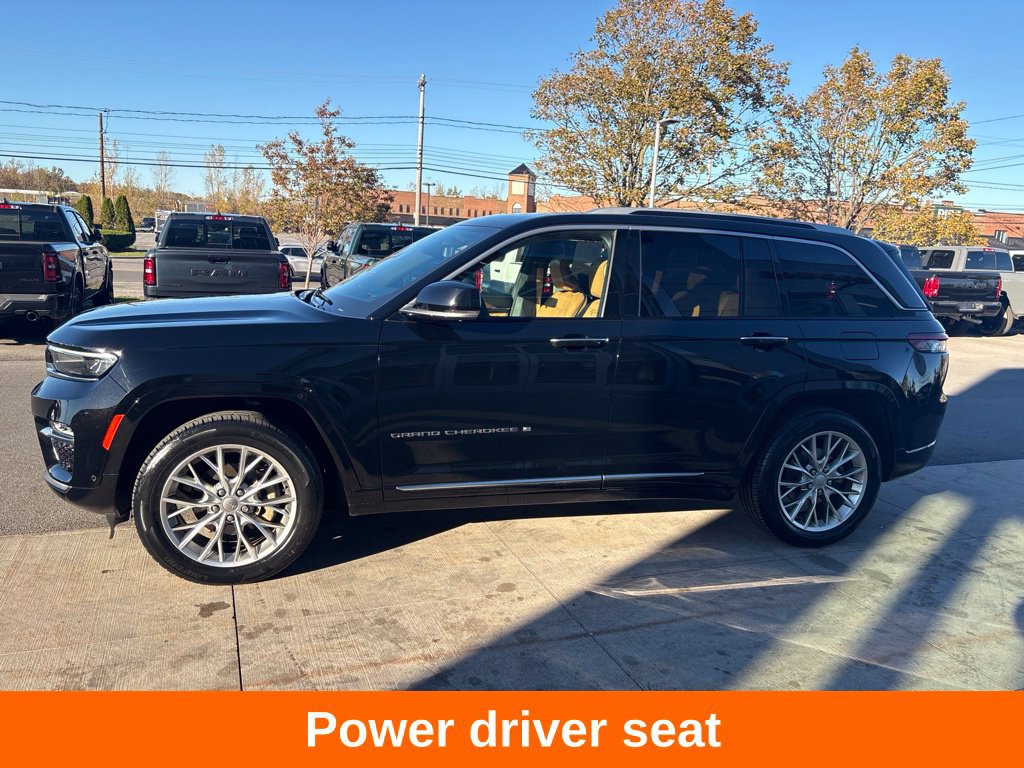 Used 2023 Jeep Grand Cherokee Summit w/ Adv Protech Group IV AWD/4WD image 9