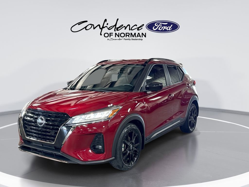 Used 2023 Nissan Kicks SR w/ SR Premium Package image 3