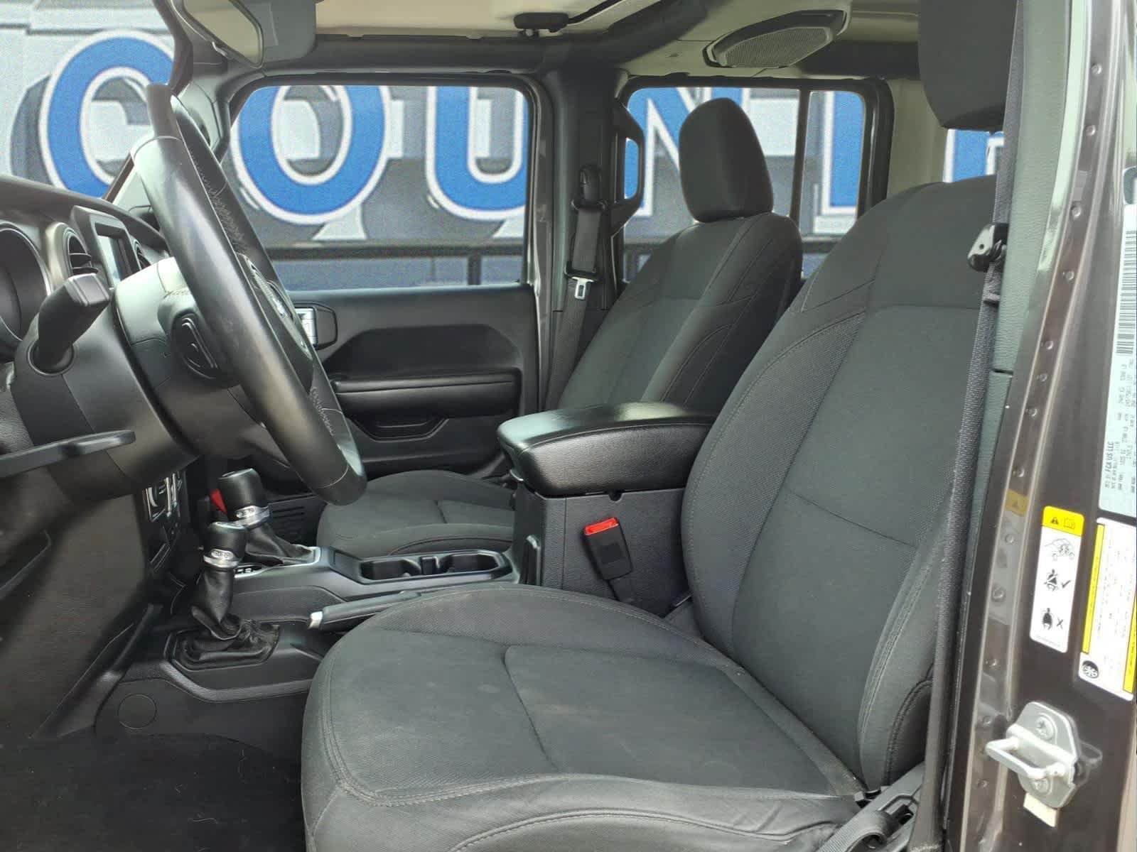 Used 2018 Jeep Wrangler Unlimited Sport S AWD/4WD image 9