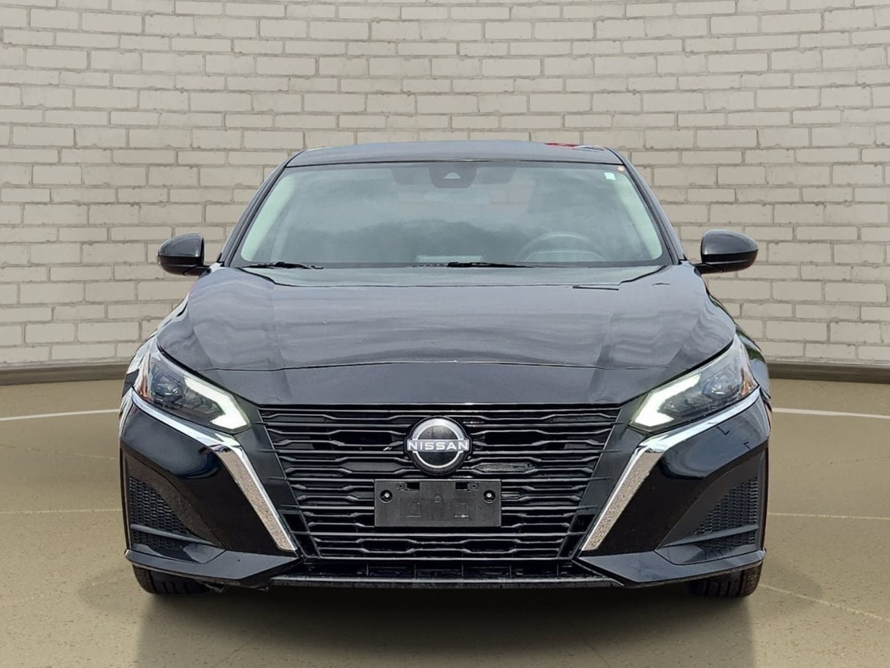 Certified 2023 Nissan Altima 2.5 SV FWD image 2