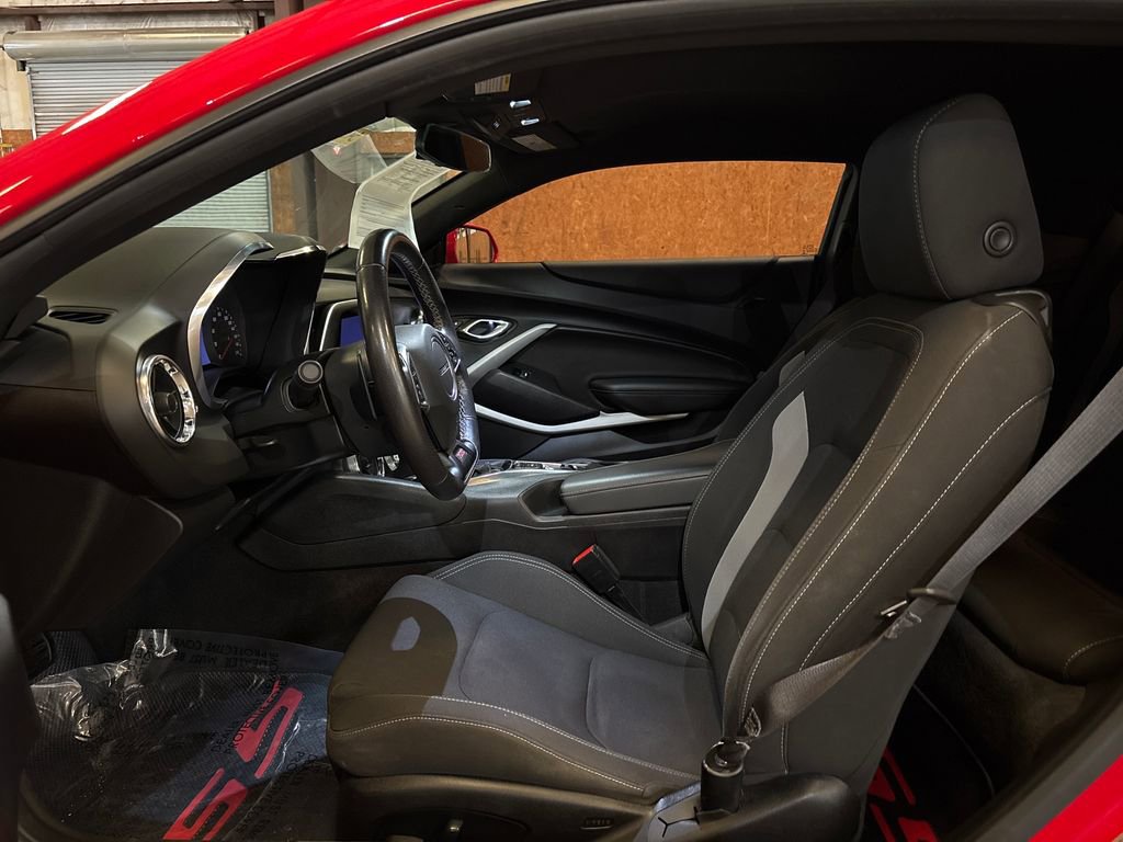 Used 2019 Chevrolet Camaro SS RWD image 9