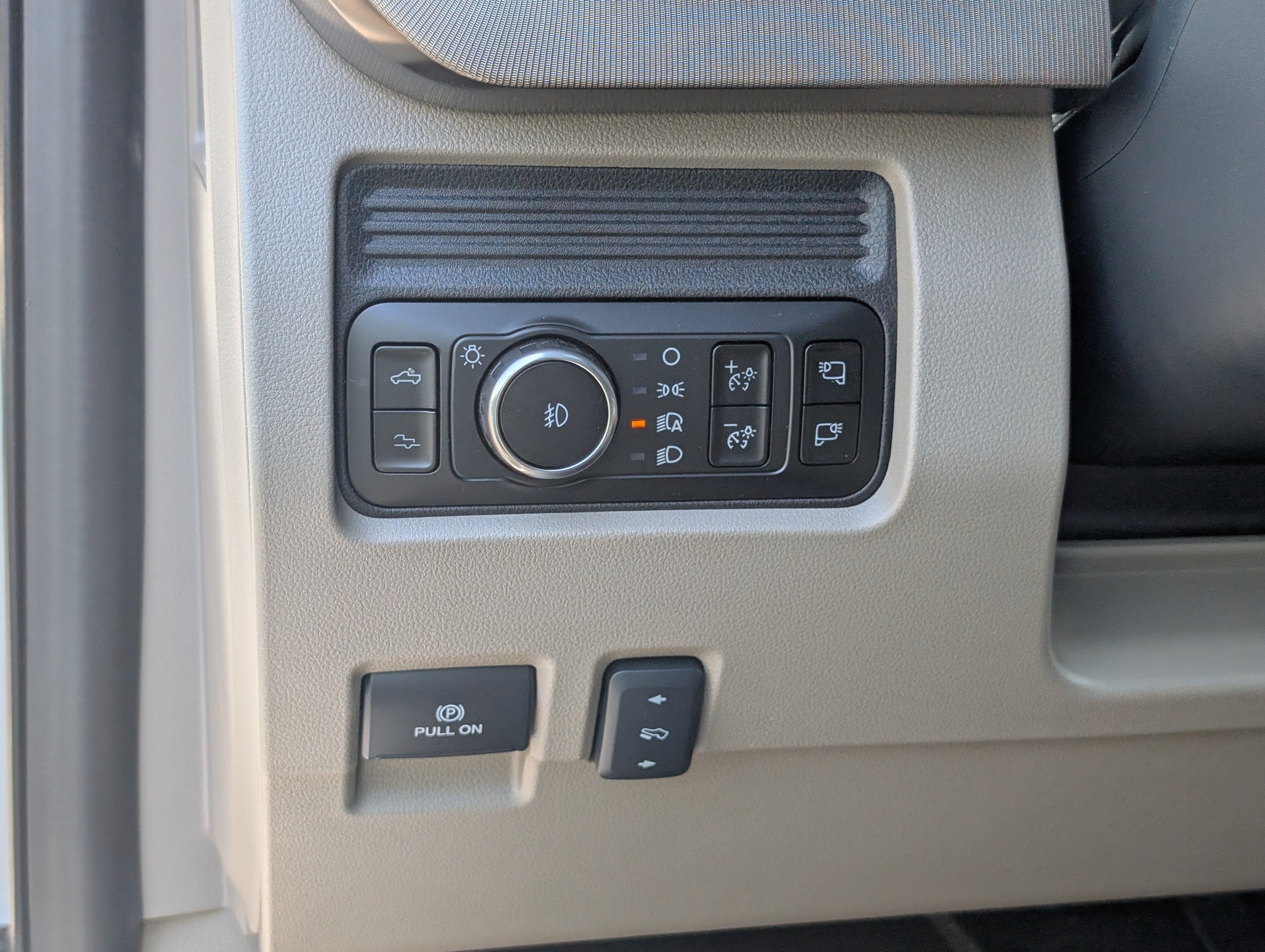 New 2026 Ford F250 Platinum w/ Platinum Plus Package AWD/4WD image 18