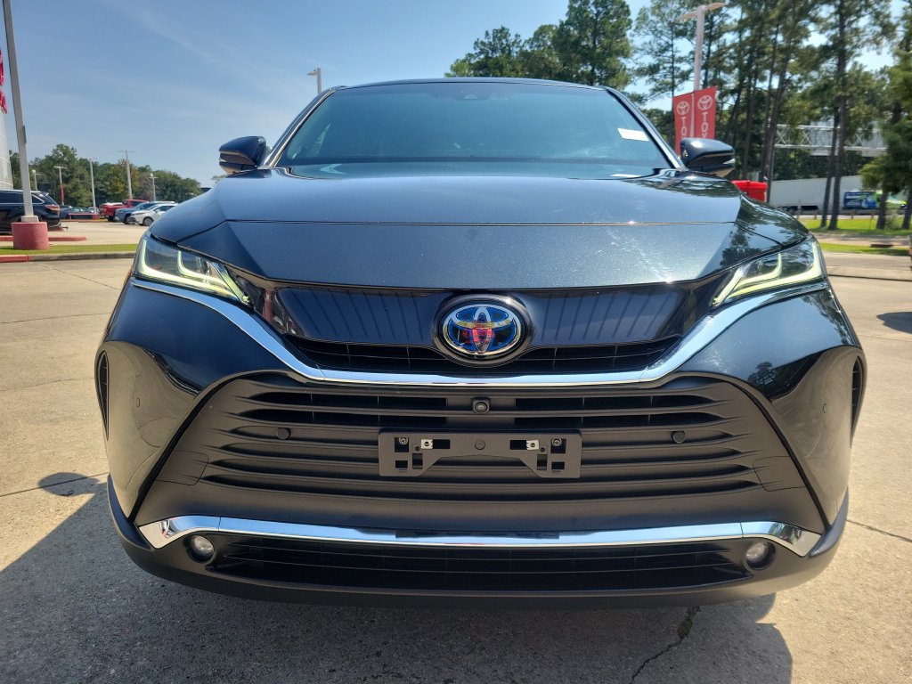 Certified 2024 Toyota Venza Limited AWD/4WD image 4
