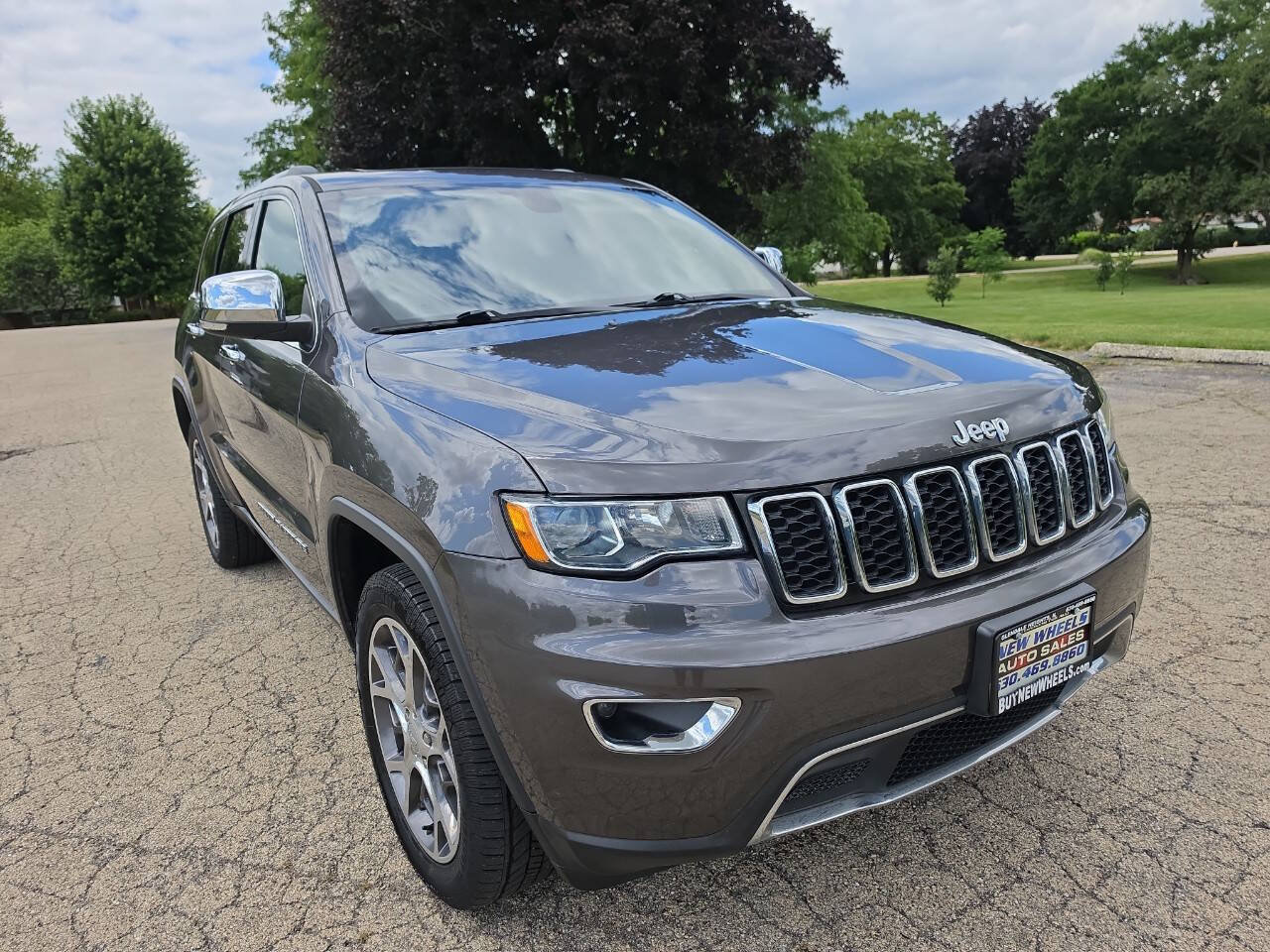 Used 2021 Jeep Grand Cherokee Limited AWD/4WD image 4