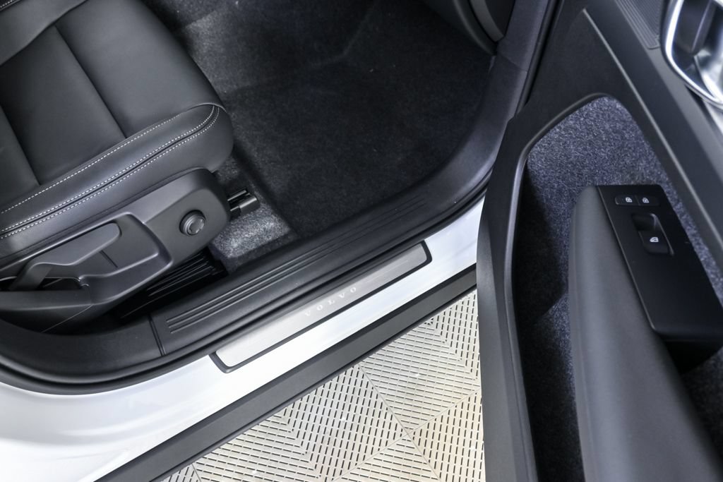 New 2026 Volvo XC40 B5 Core AWD/4WD image 24