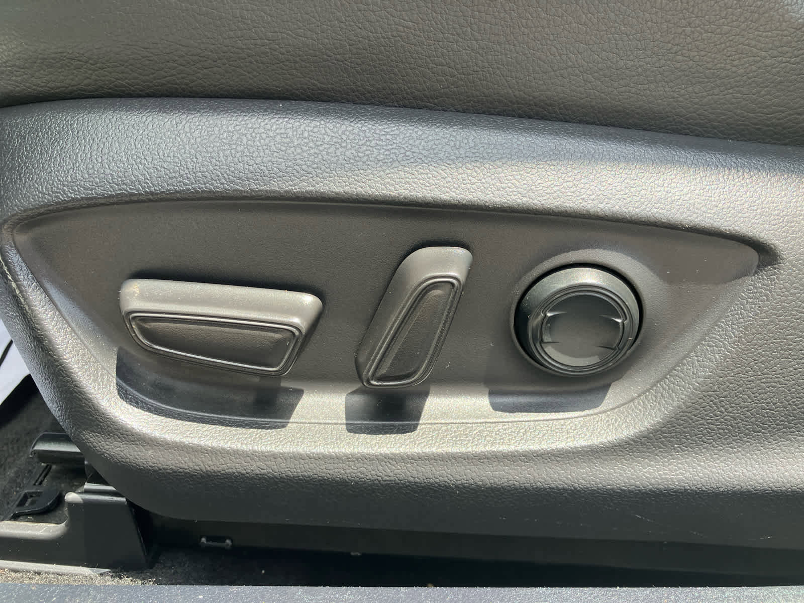 Used 2022 Toyota Camry XSE image 11