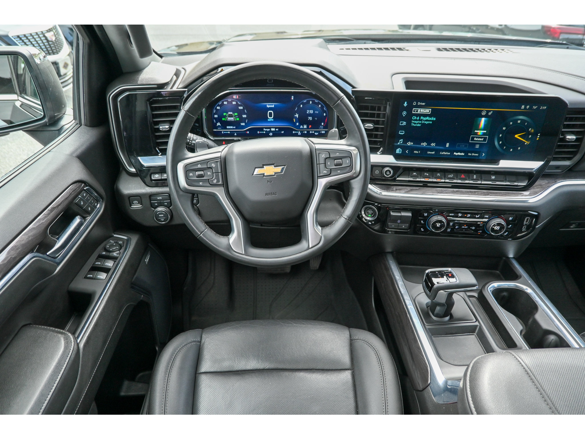 Used 2024 Chevrolet Silverado 1500 LTZ w/ LTZ Premium Package AWD/4WD image 30