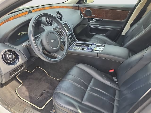 Used 2013 Jaguar XJ AWD image 20