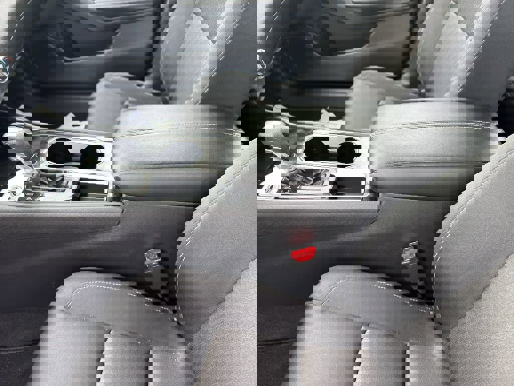 Used 2024 Nissan Altima 2.5 SV image 14