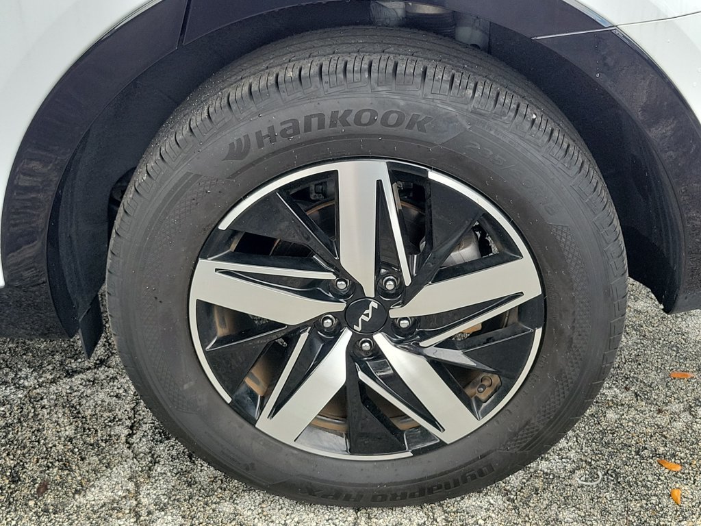Used 2023 Kia Sorento S w/ Panoramic Sunroof Package FWD image 11