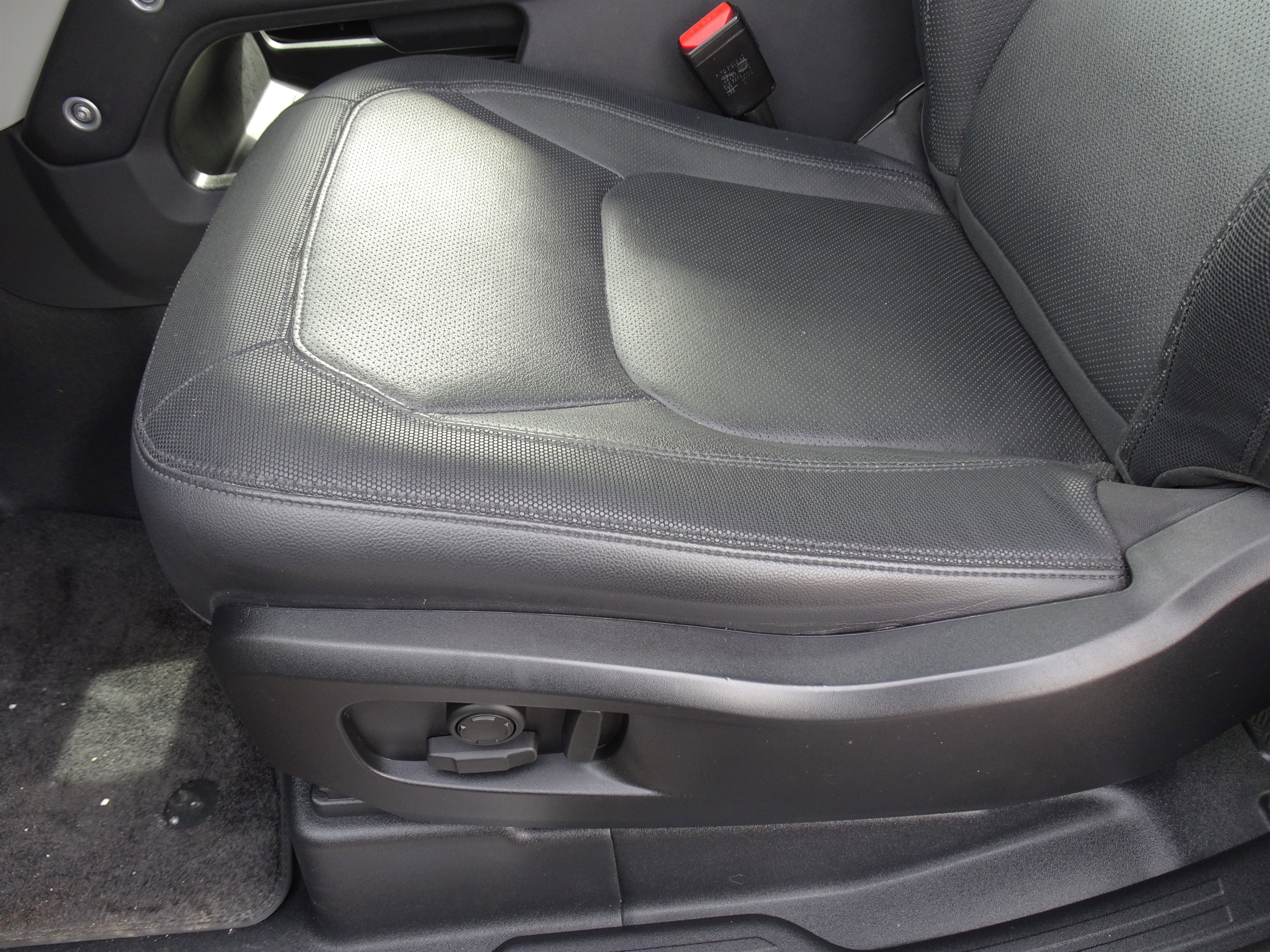 Certified 2023 Land Rover Defender 90 X-Dynamic SE image 15