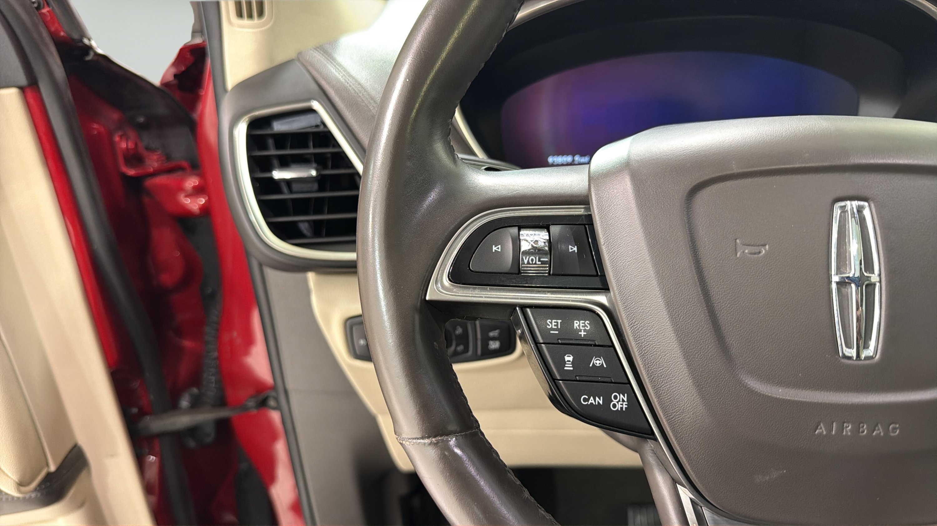 Used 2020 Lincoln Nautilus Reserve FWD image 13