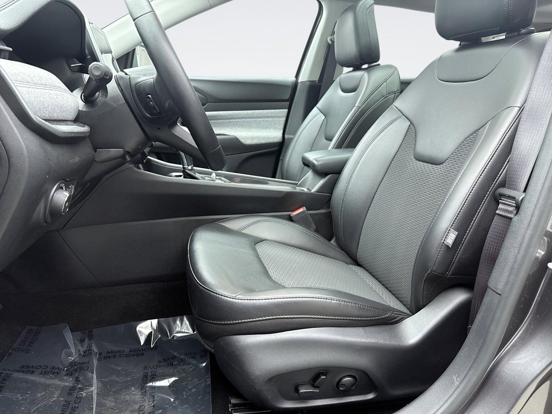 Used 2022 Jeep Compass Latitude w/ Sun and Sound Group AWD/4WD image 11